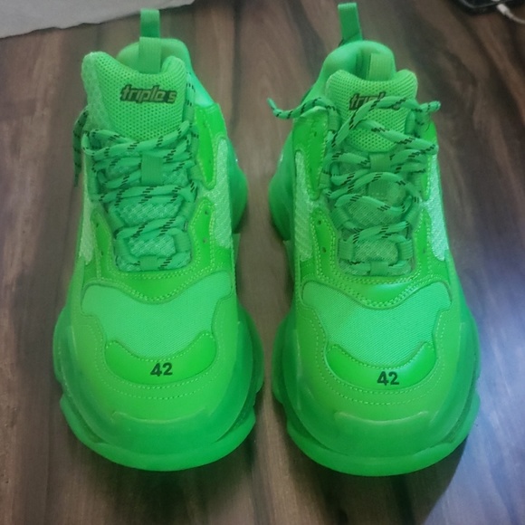 Balenciaga Triple S neon green size 8 - Picture 2 of 6